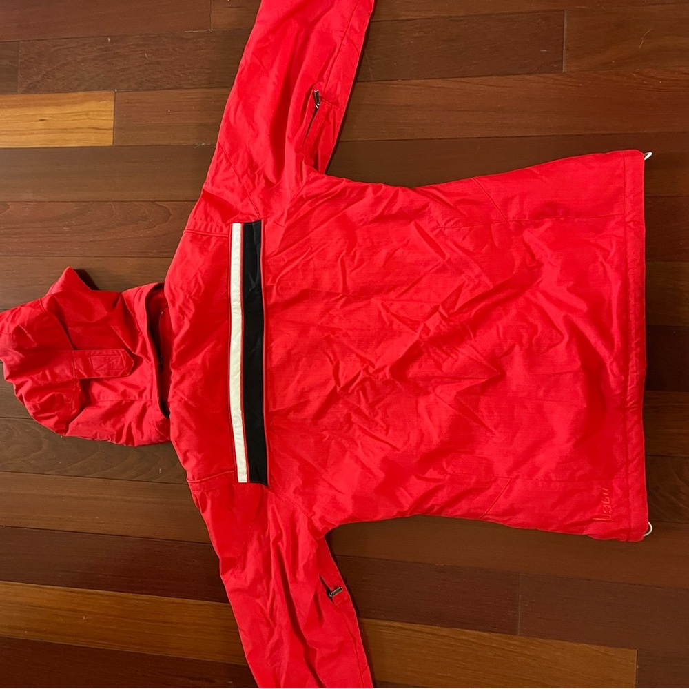 Red ski jacket - Picture 5 of 7